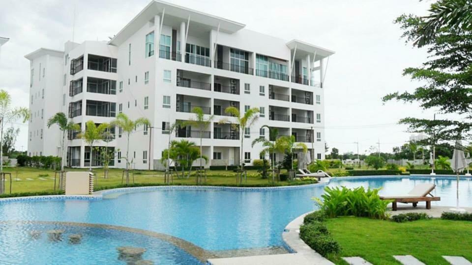 The Pride Paradise Apartment Hua Hin Bagian luar foto
